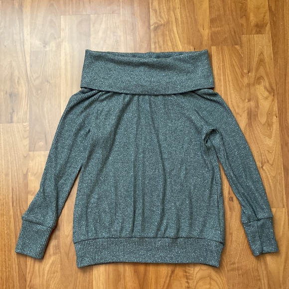 Elan Off Shoulder Ribbed Sweater - Picture 3 of 13